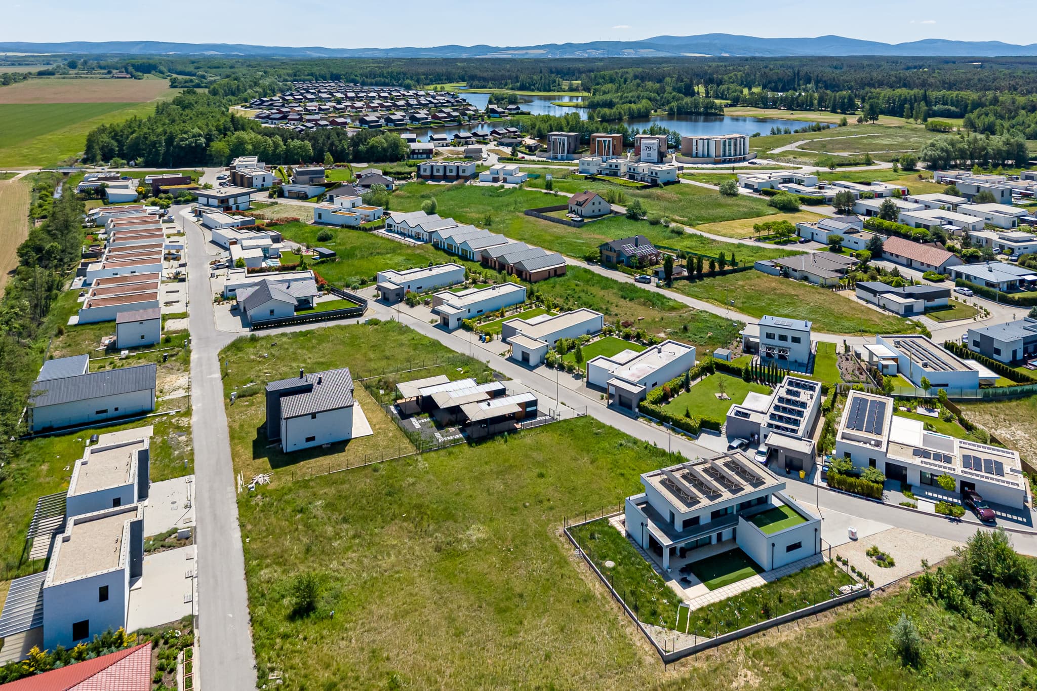 Pozemok pre rodinný dom v priamej blízkosti Penati Golf Resort, Šajdíkove Humence, obrázok 1
